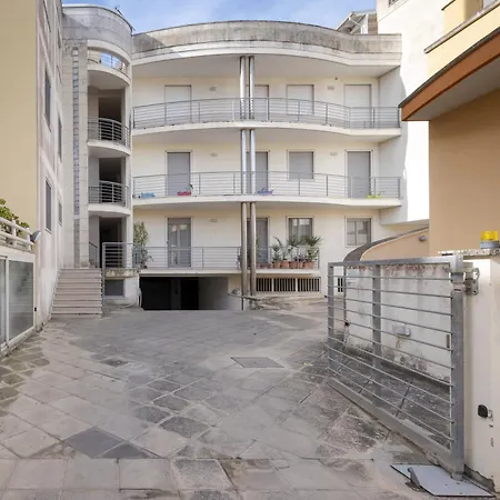 Evergreen House * Otranto